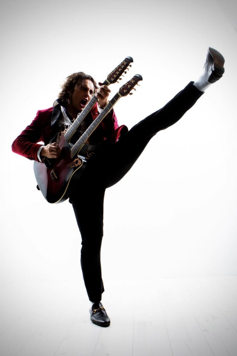 Riff performing live and free at SS&A.